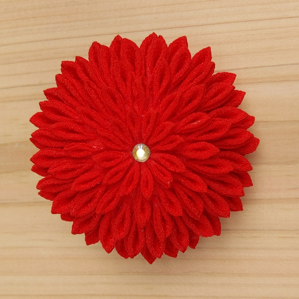 Tsumami Flower Hair Clip Corsage Red